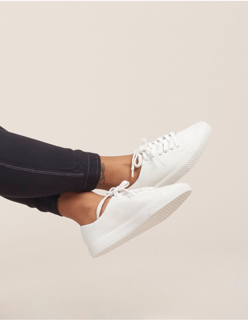 tenis branco via mia