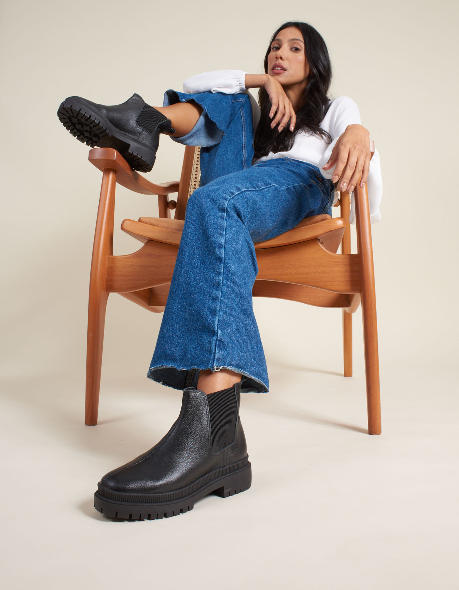 Bota Chelsea Via Mia - Preto