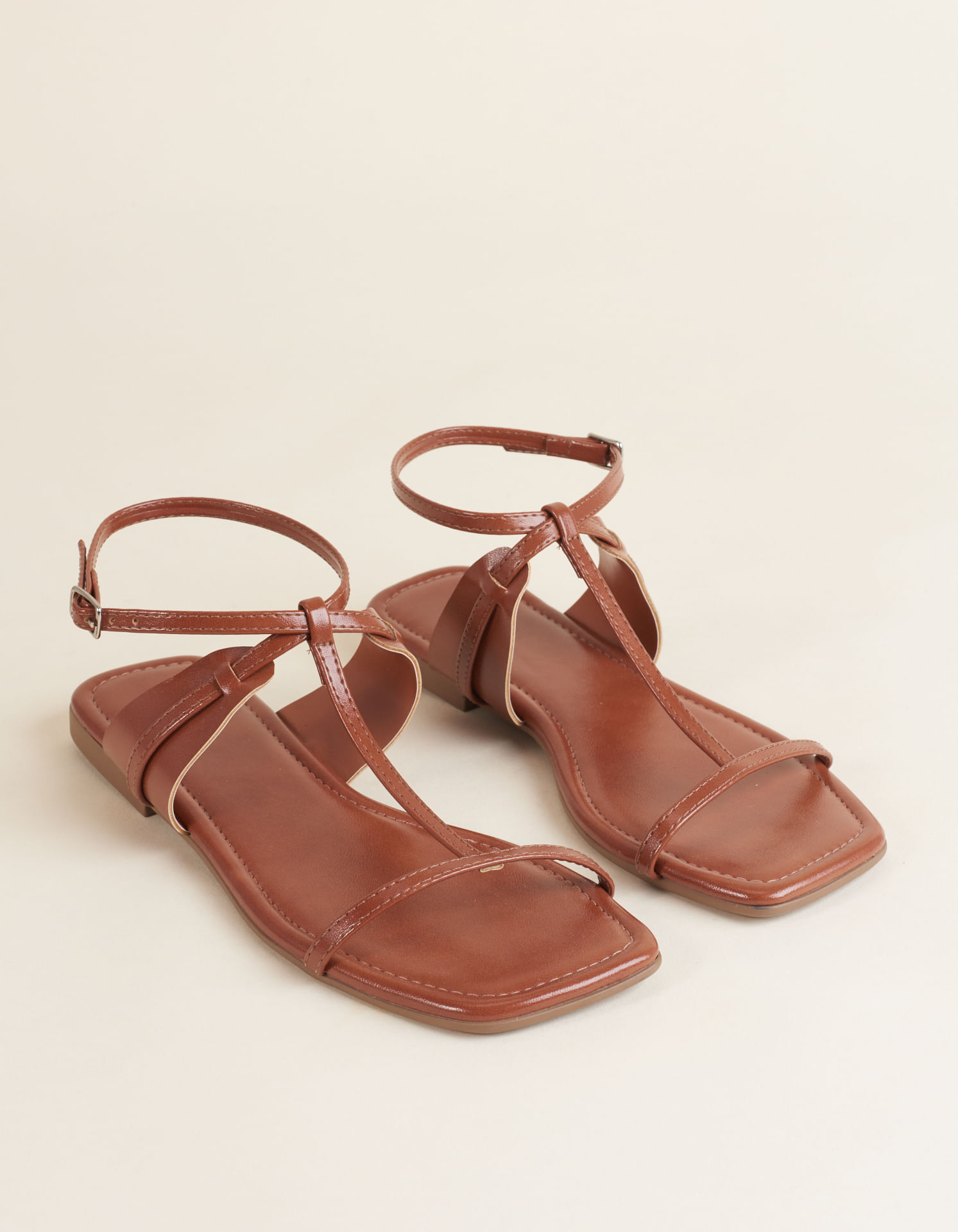Rasteira fivela tiras retas - Camel