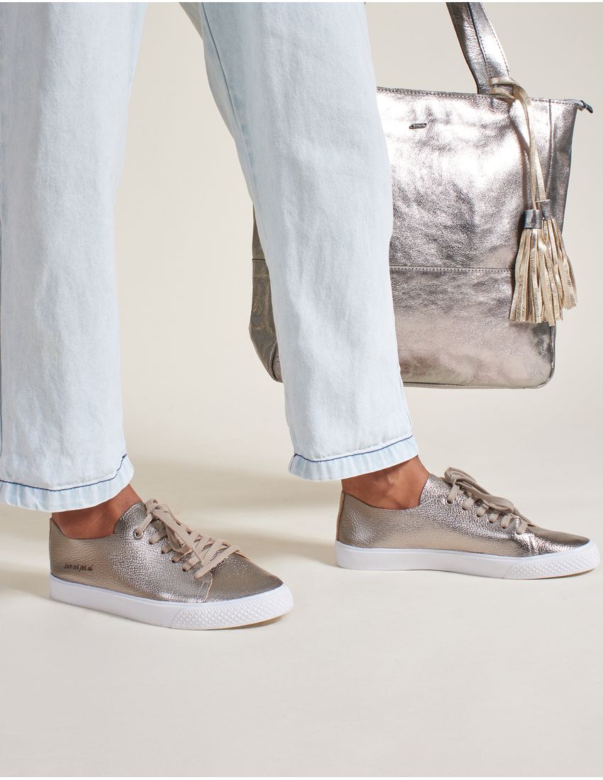 viamia04040_crop-ecomm--1-