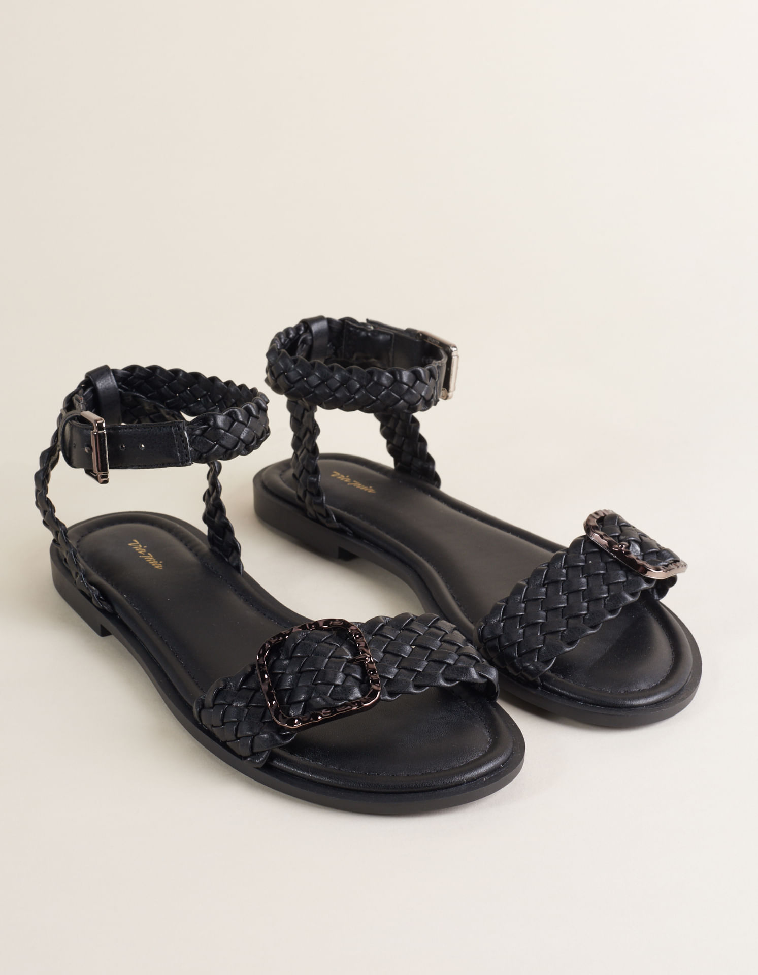 Rasteira Soft Trançada Com Fivela - Preto
