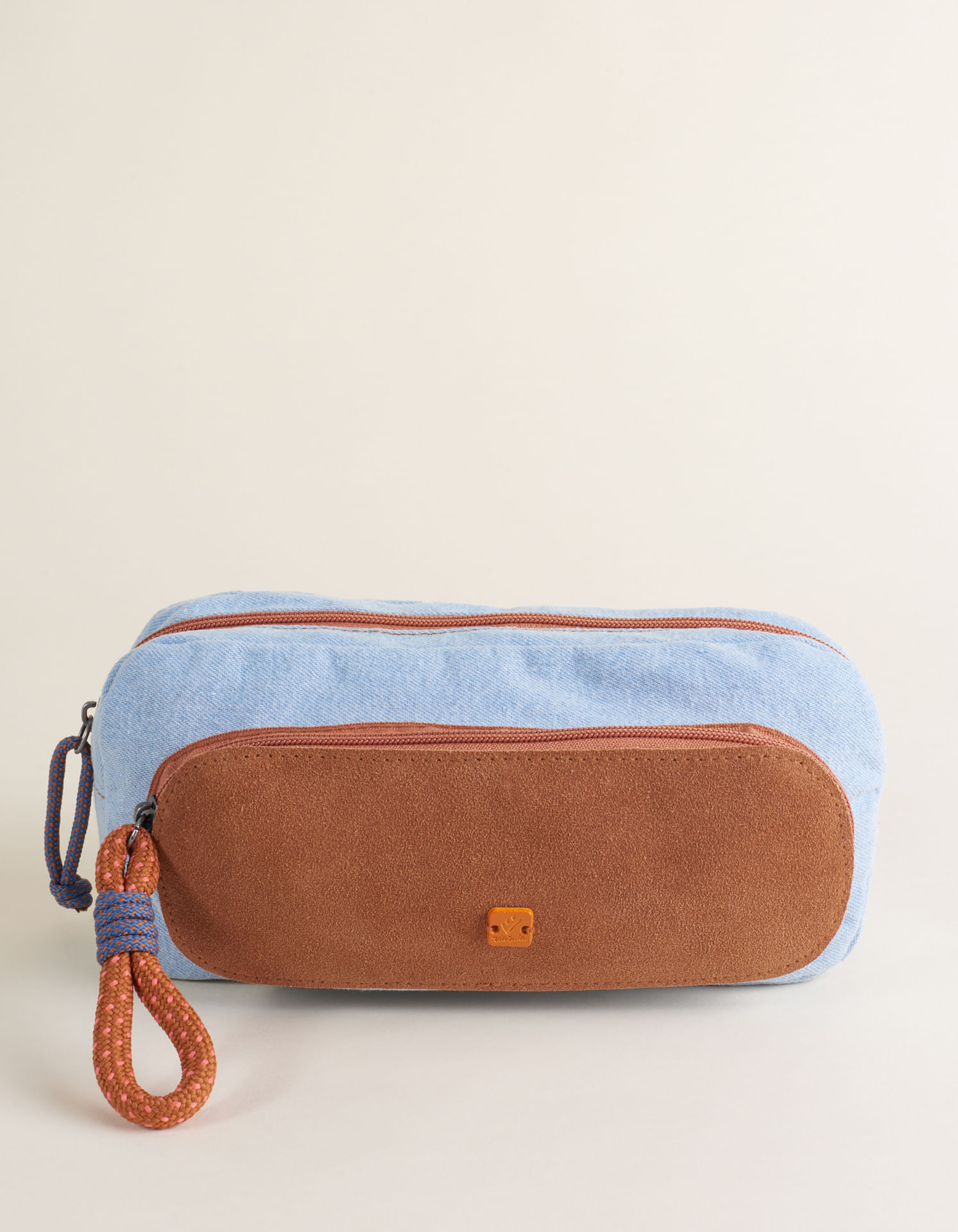 Necessaire Jeans Com Bolso Frontal Em Camurça - Azul