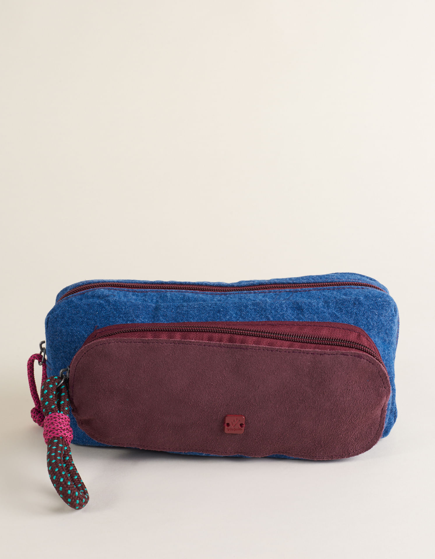 Necessaire Jeans Com Bolso Frontal Em Camurça - Jeans Escuro