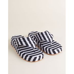 -Collab-Leticia-Spiller-Flatform-Listrada-em-preto-e-branco