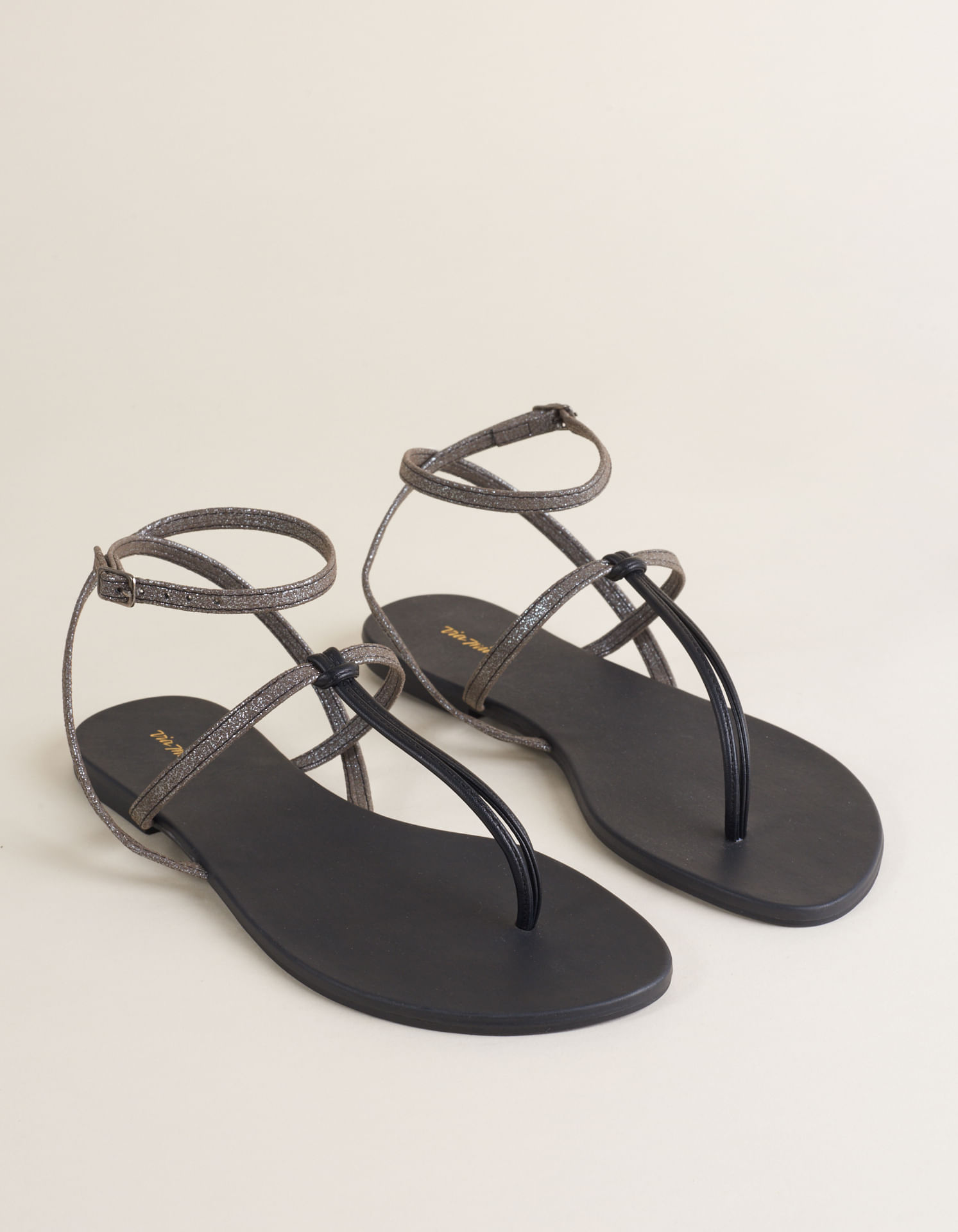 Rasteira De Dedinho Metalizada - Preto