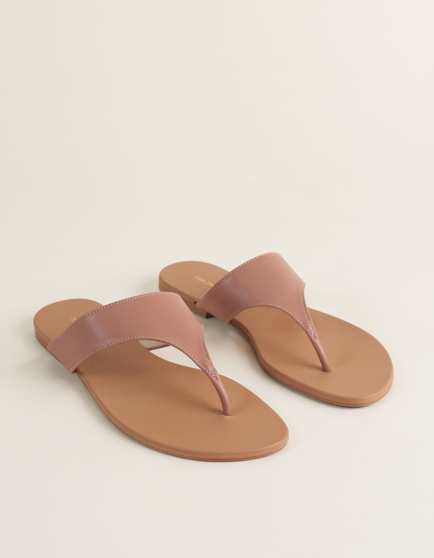 Rasteira Tipo Chinelo De Dedo Soft - Amendoa