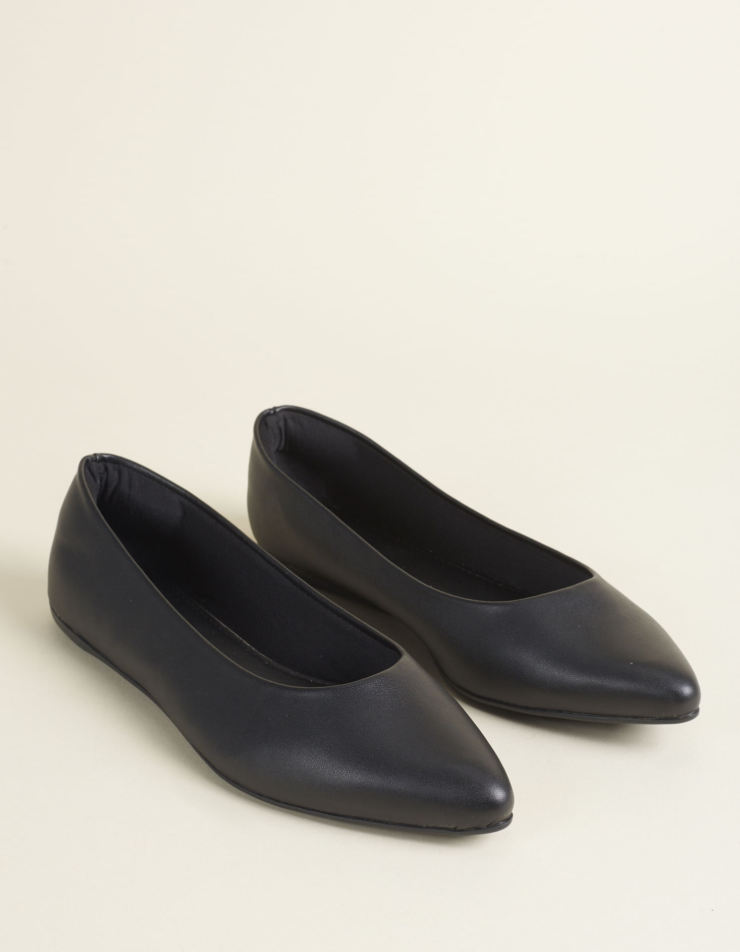 Sapatilha Bico Fino Soft Via Mia - Preto