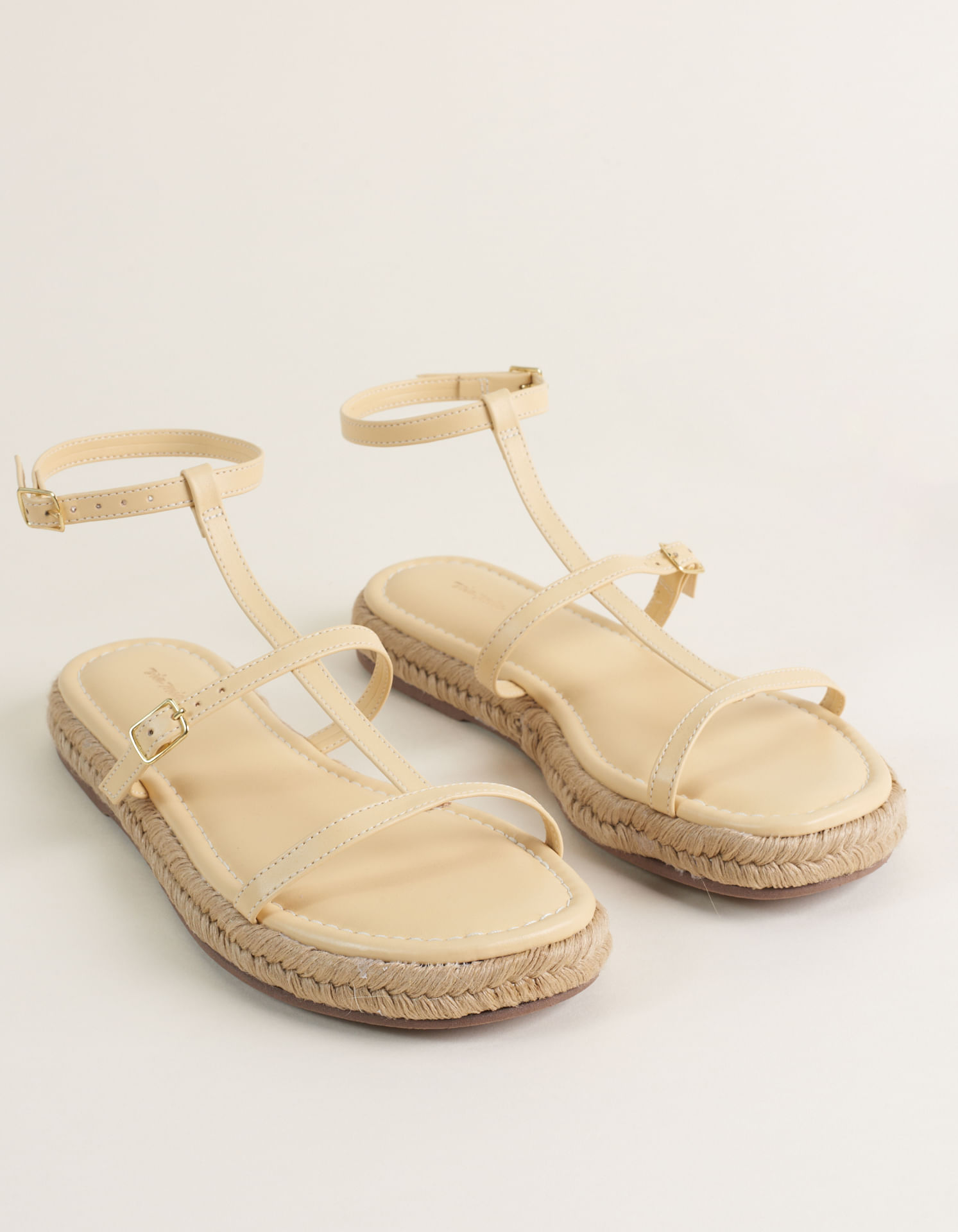 Rasteira Soft Com Fivelinhas - Creme