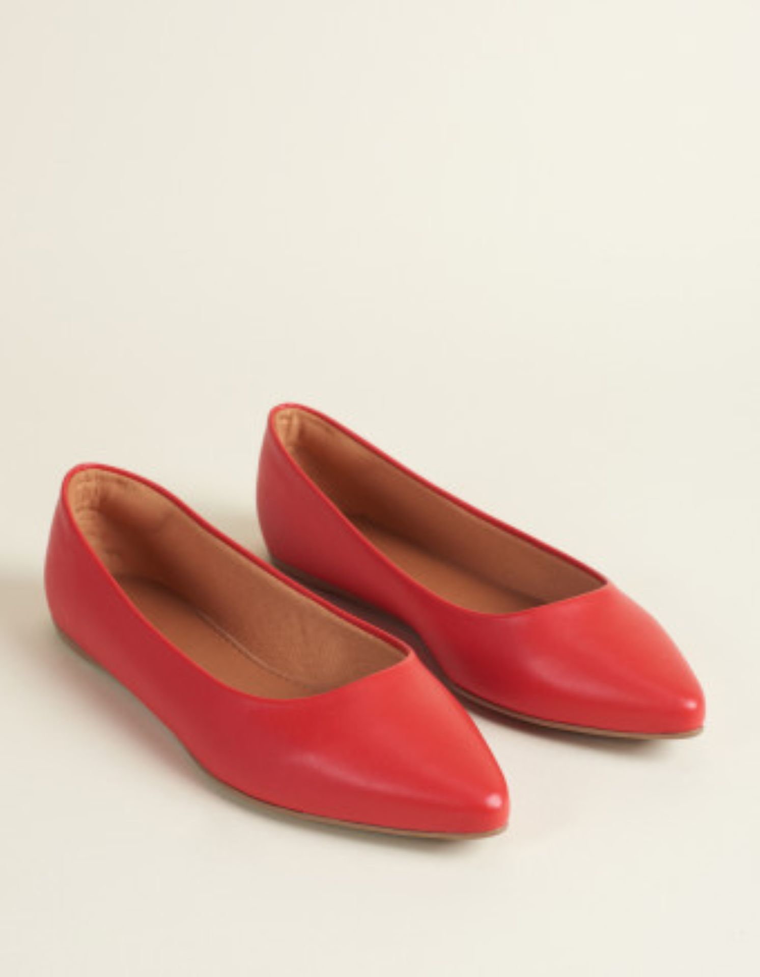 Sapatilha Bico Fino Soft Via Mia - Vermelho