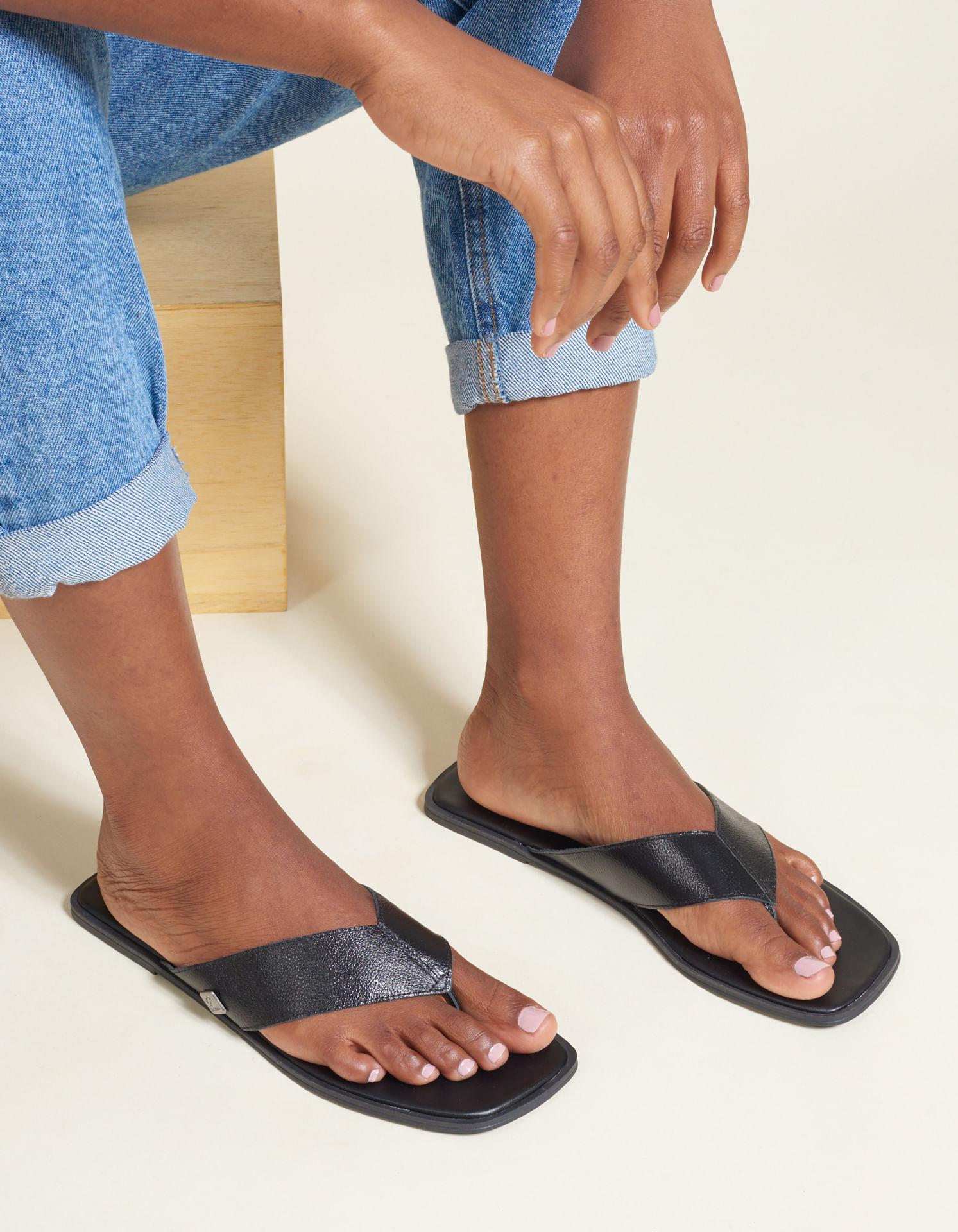 Rasteira Chinelo Couro - Preto
