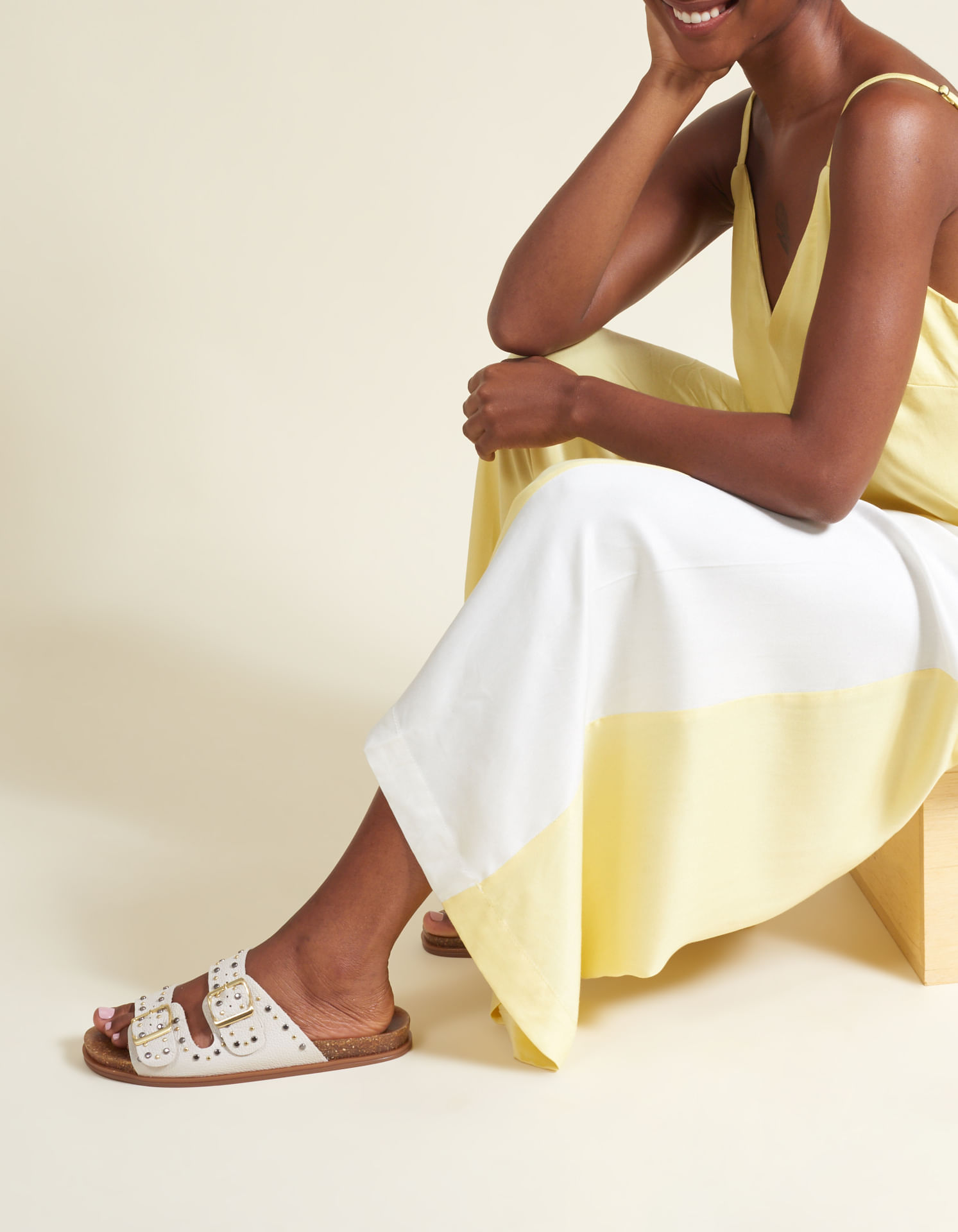 Papete Couro Com Metais - Off White