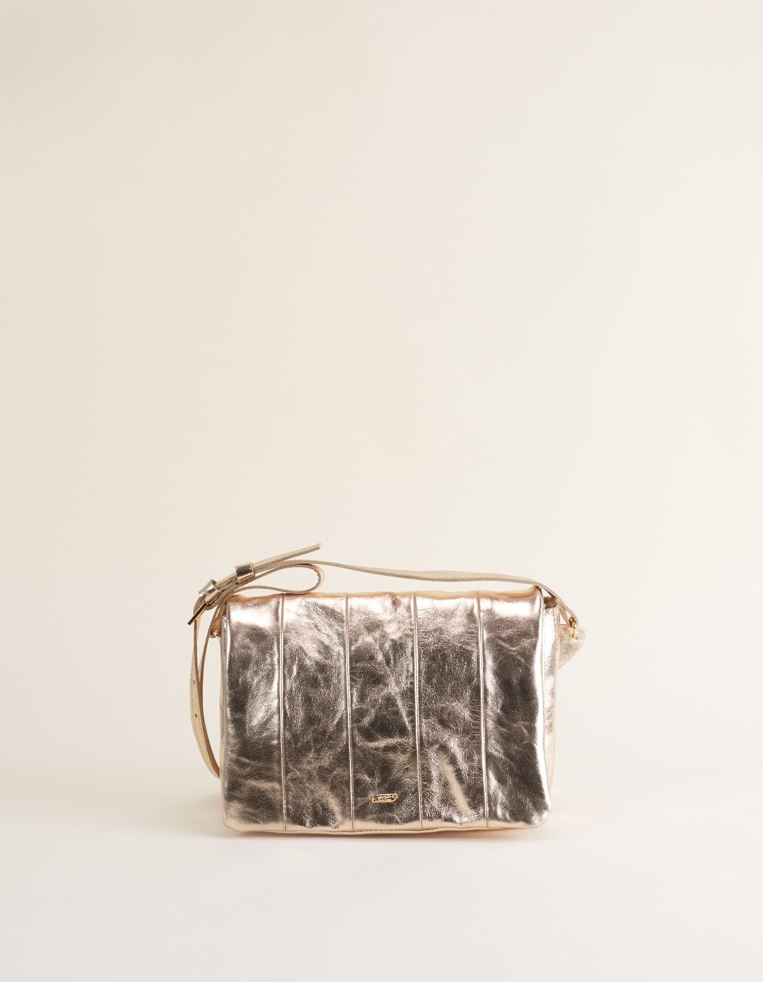 Bolsa Média Couro Metalizado Com Recortes - Ouro Light