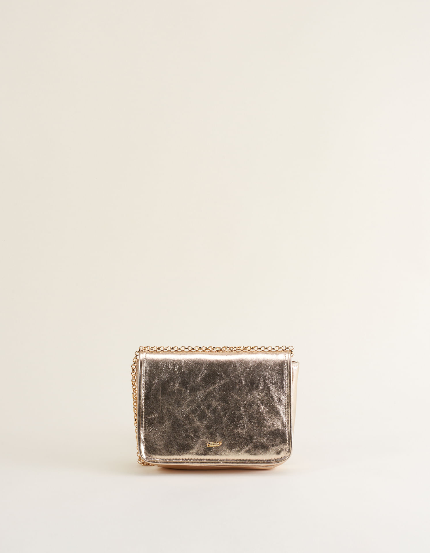 Bolsa Pequena Retangular Em Couro Metalizado - Ouro Light