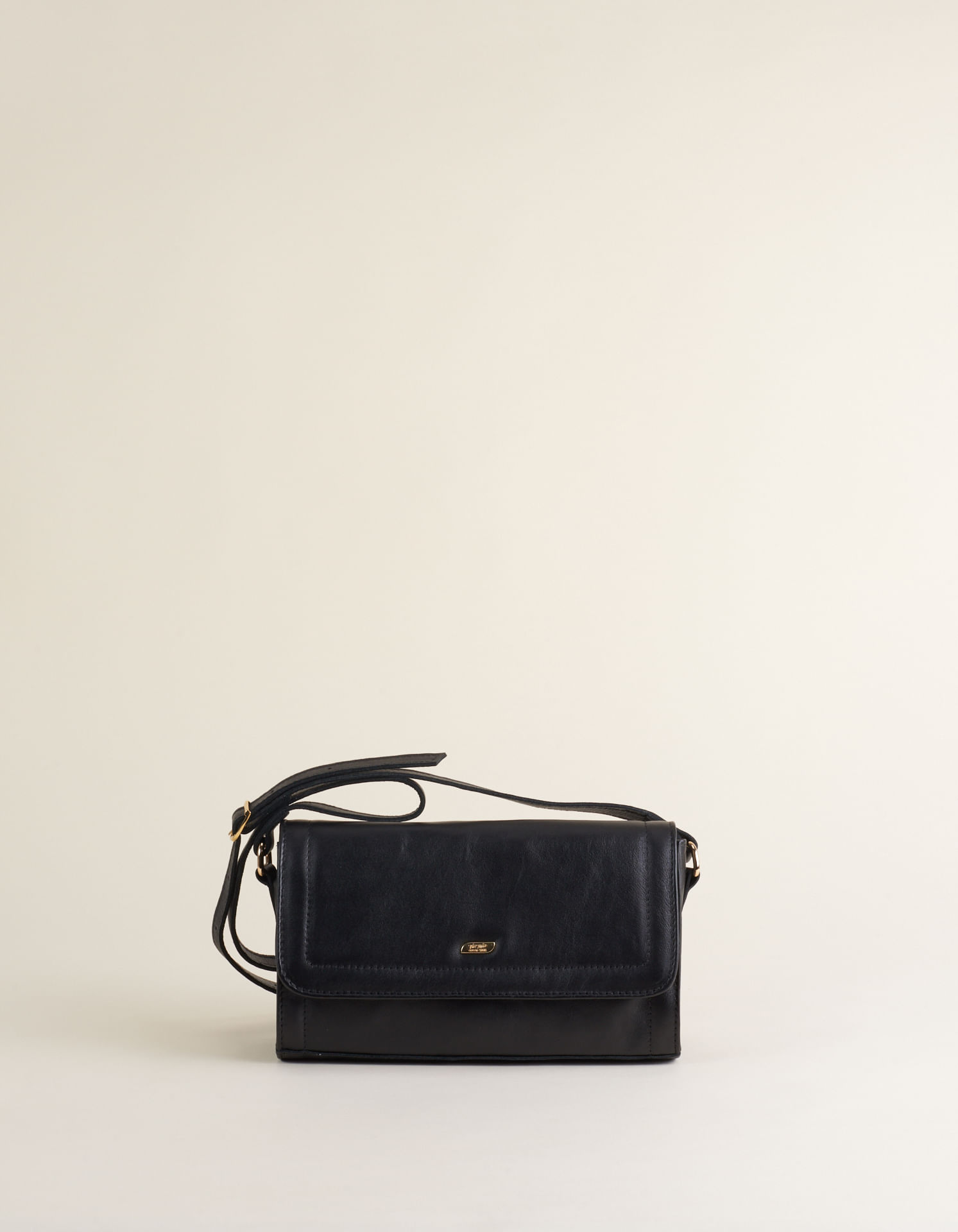 Bolsa Média Retangular De Couro - Preto
