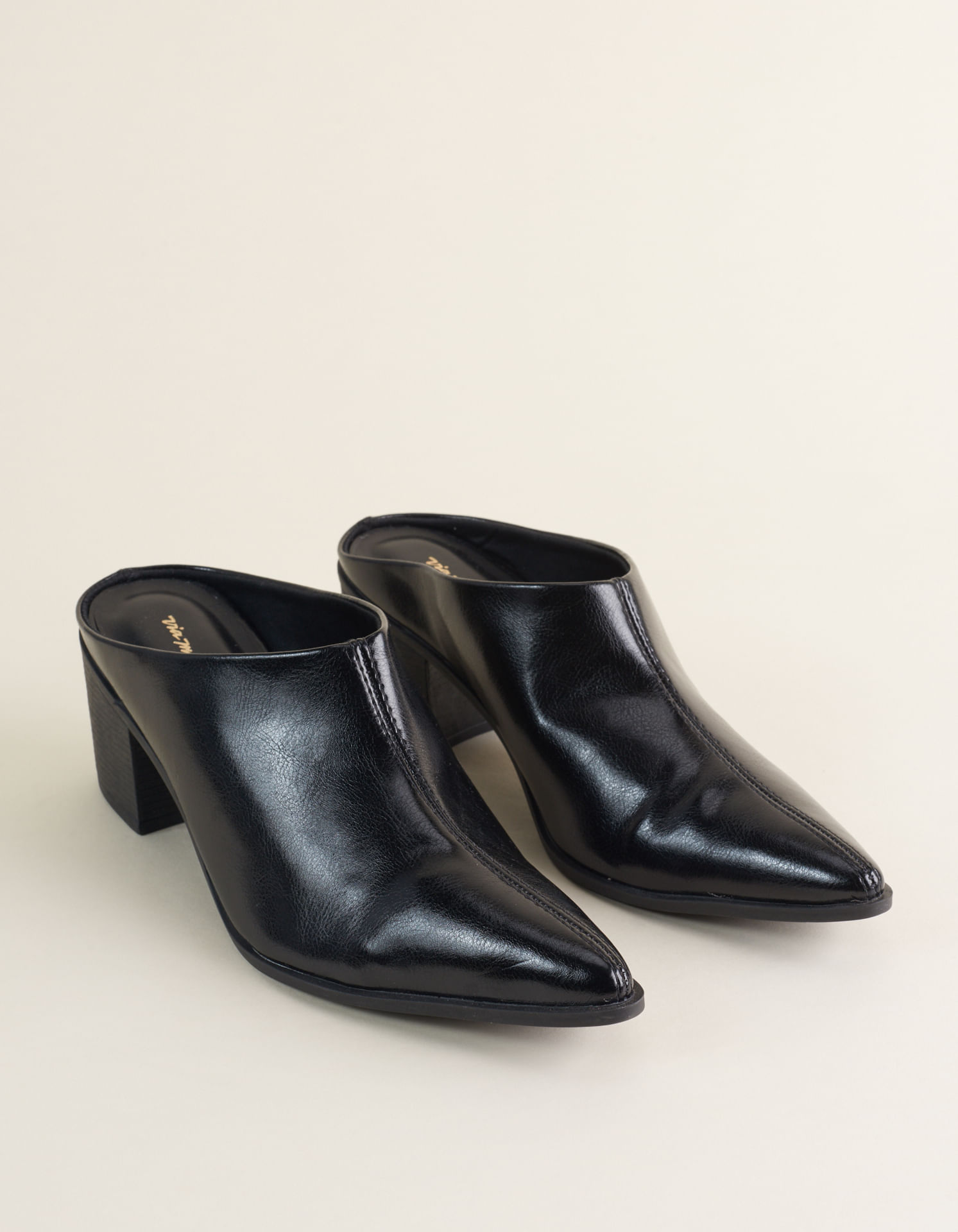 Mule Soft Com Pesponto - Preto