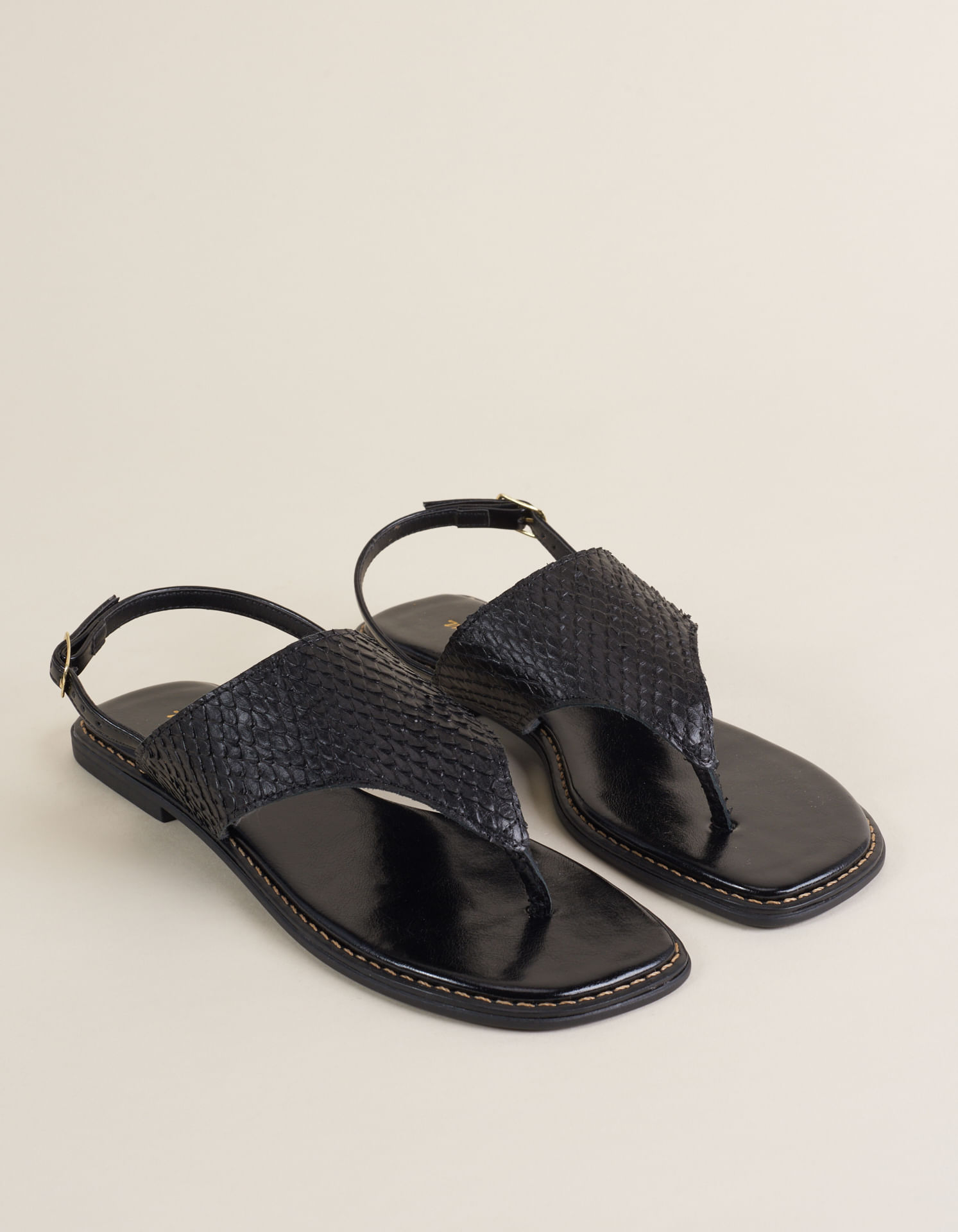 Rasteira Couro Serpente - Preto