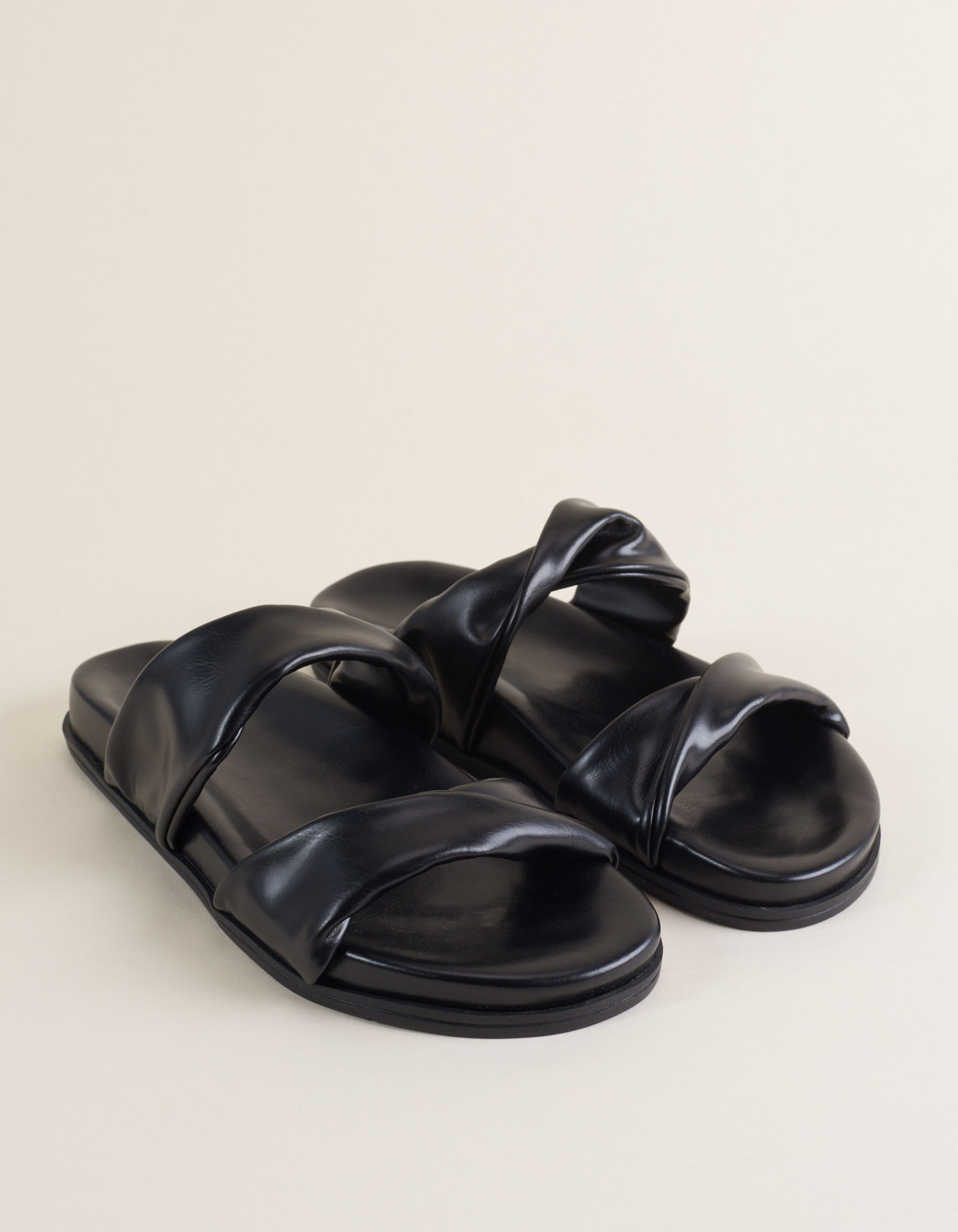Papete Com Tiras Torcidas Soft - Preto