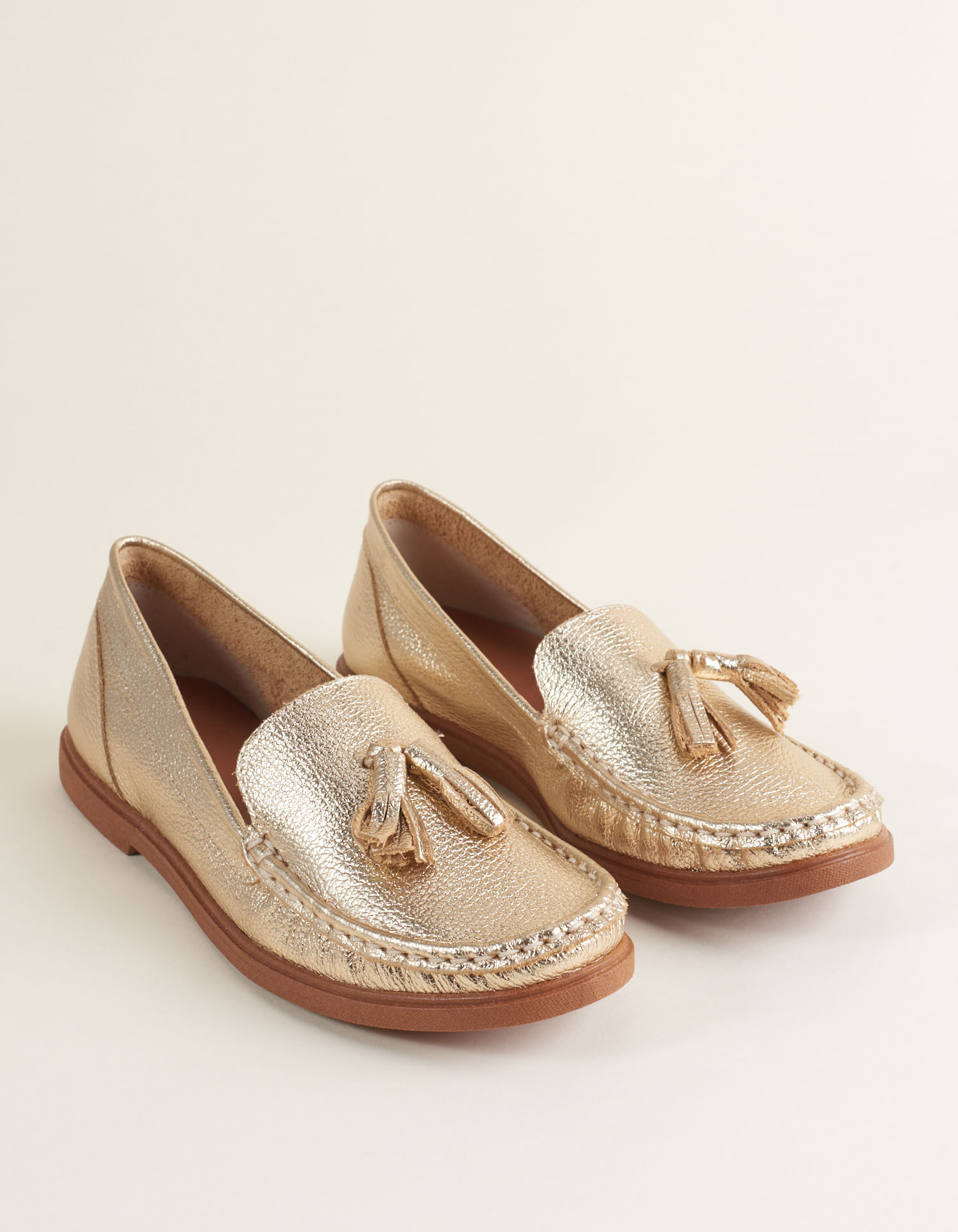 Mocassim Em Couro Metalizado E Barbicacho - Ouro Light