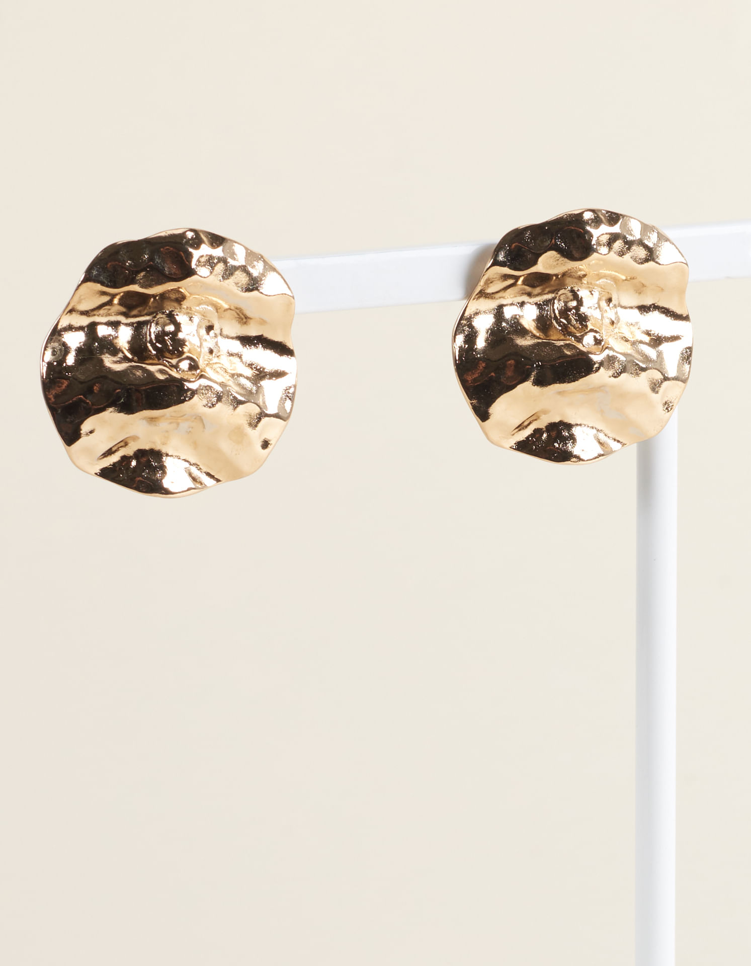 Brinco Circular Orgânico Em Metal - Ouro
