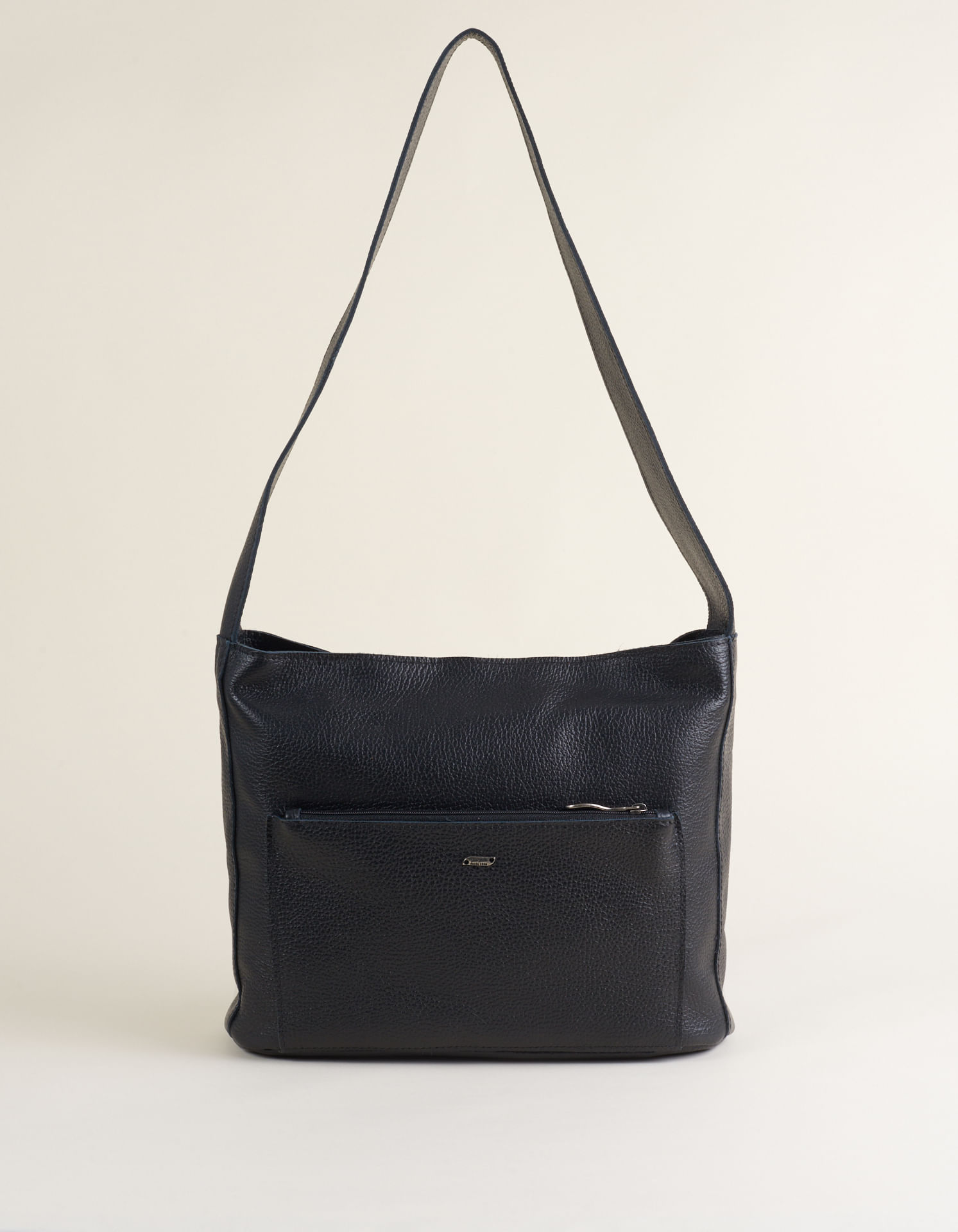 Bolsa Média Em Couro Com Bolso Frontal - Preto