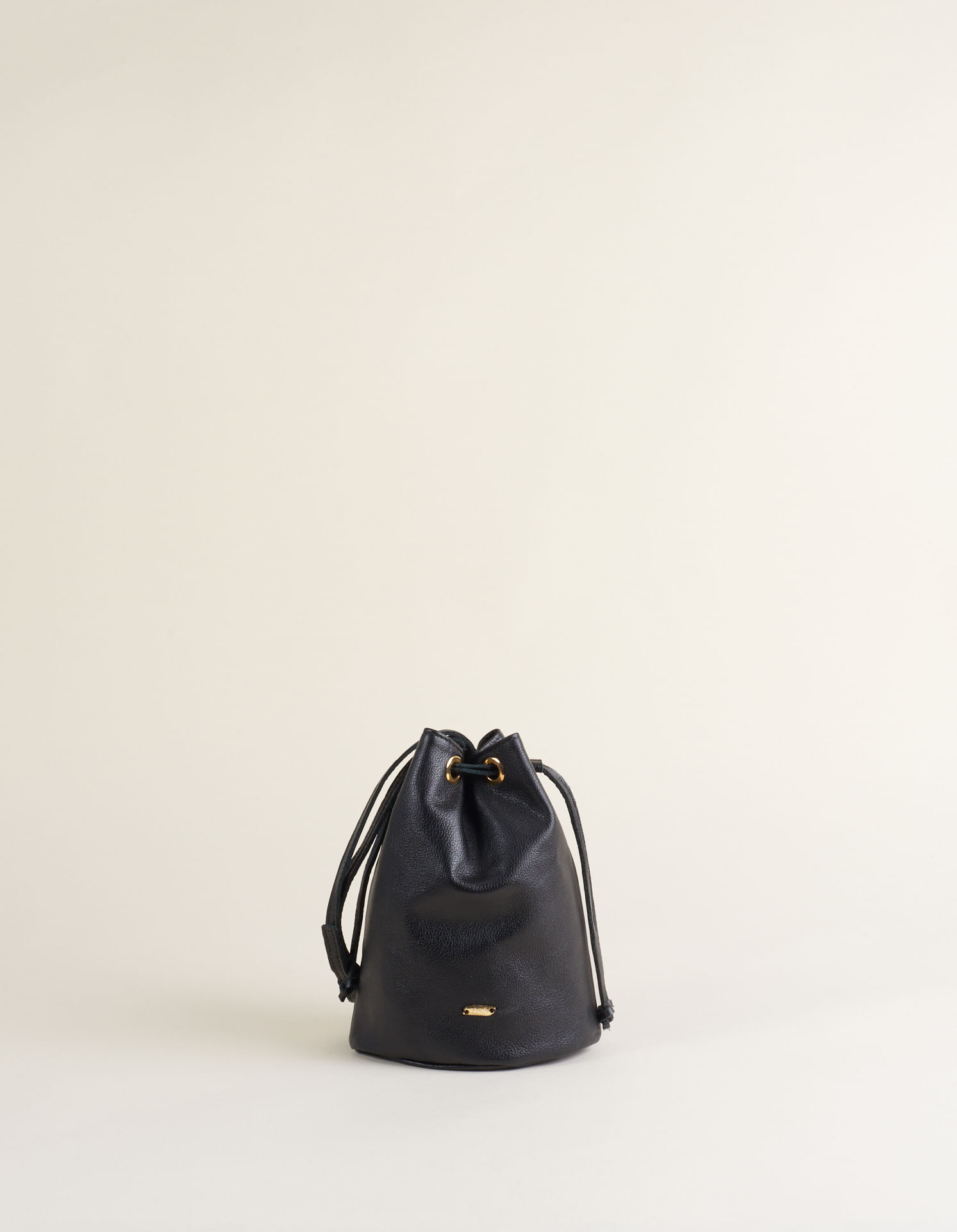 Bolsa Pequena Em Couro Estilo Saco - Preto