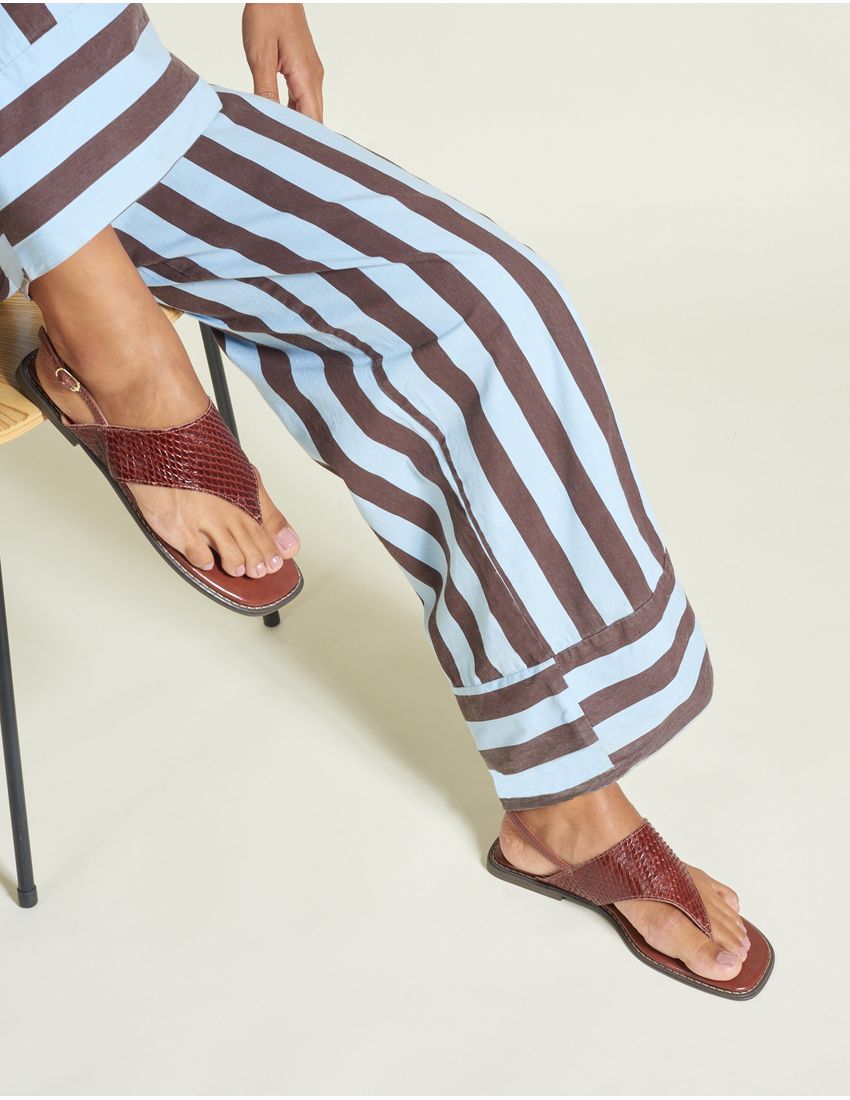 001001105180011_1-RT-1375