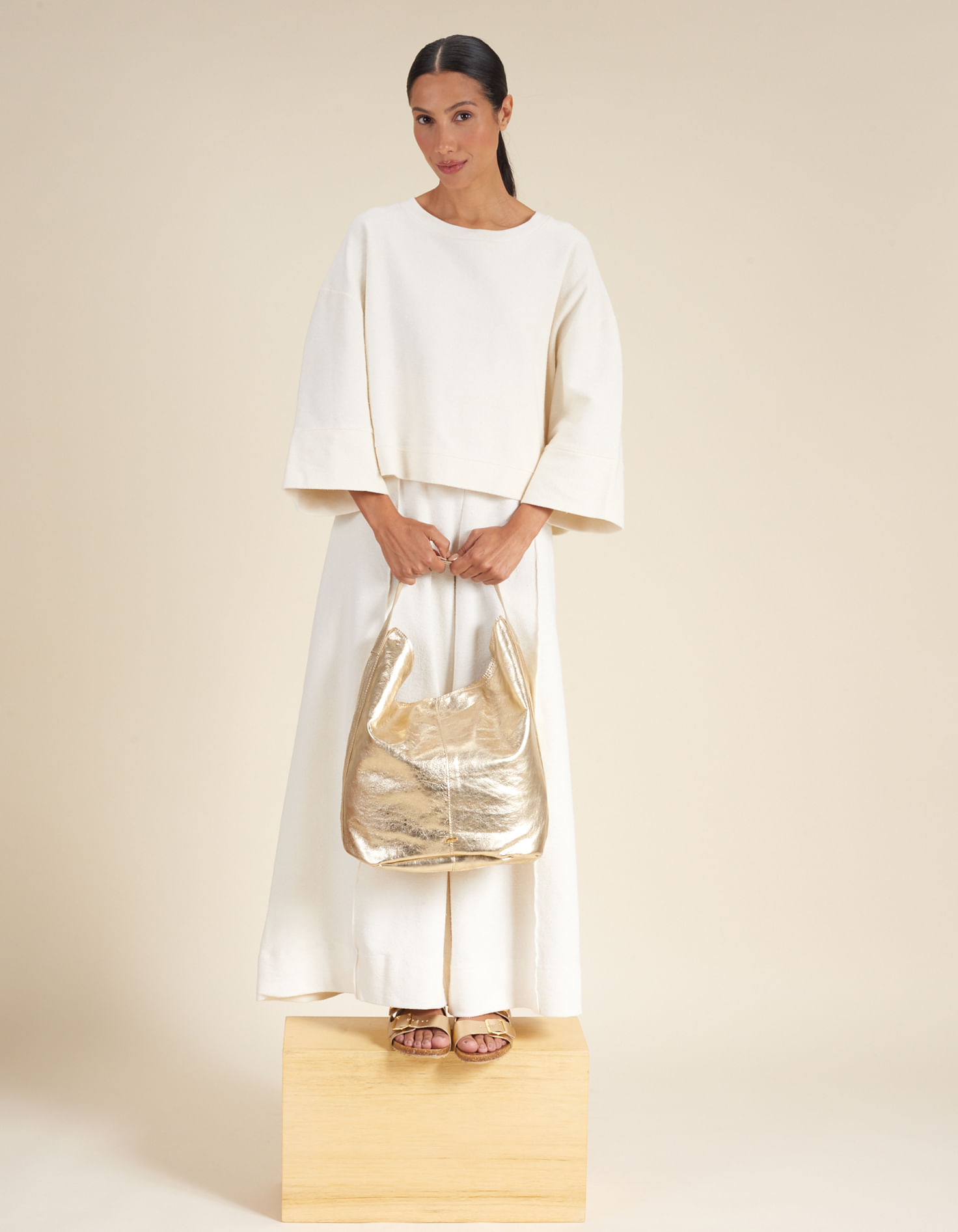 Bolsa Grande Couro Via Mia - Ouro Light