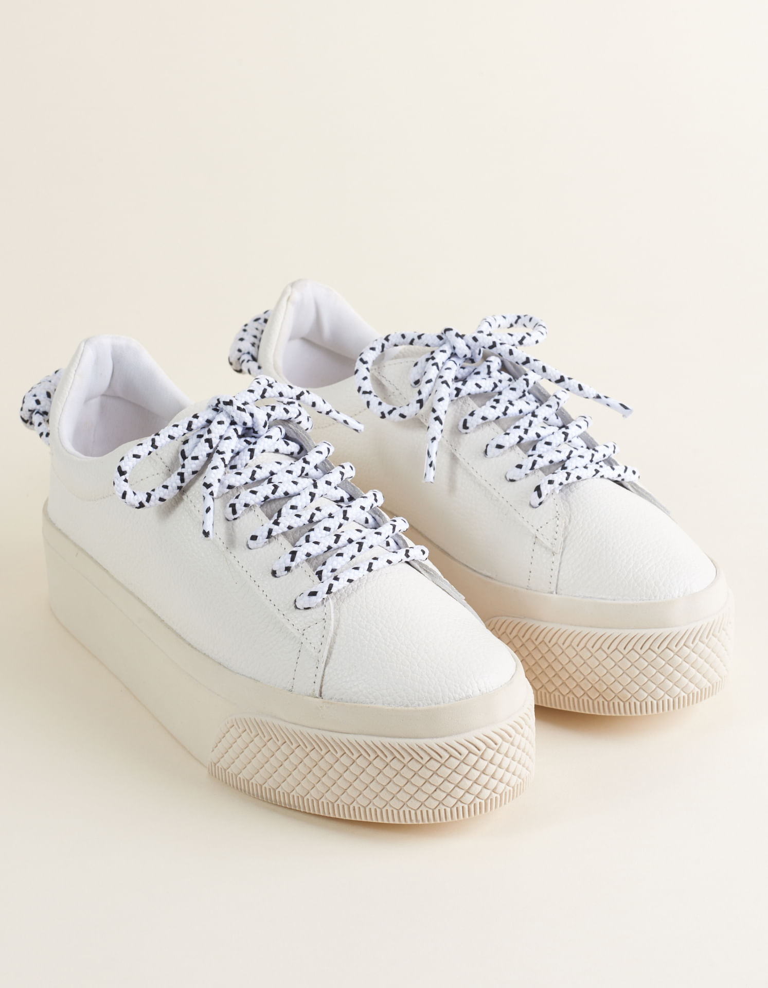 Tênis Via Mia Astral Em Couro Com Cadarço Bicolor - Branco