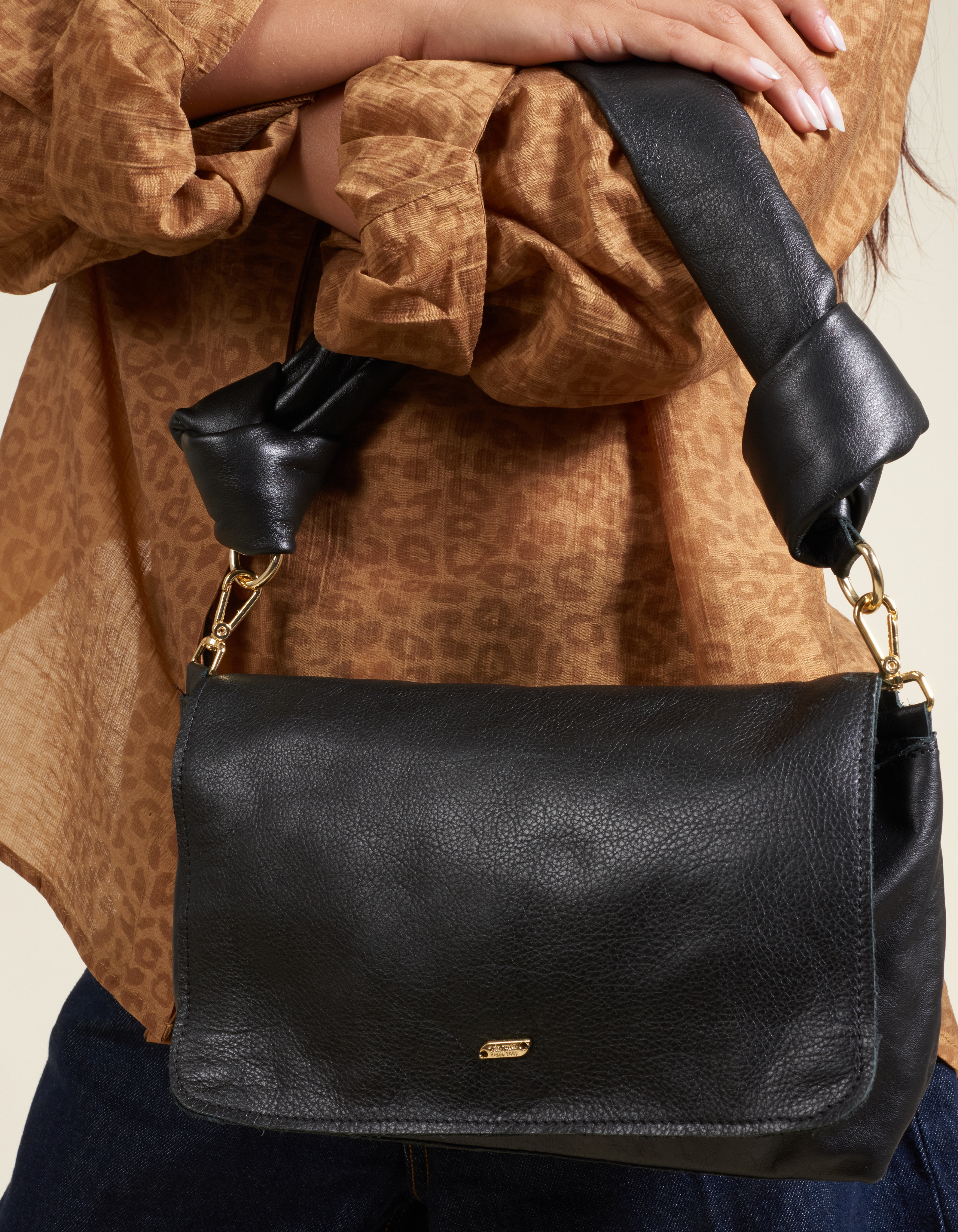 Bolsa Média Couro Com Nó - Preto