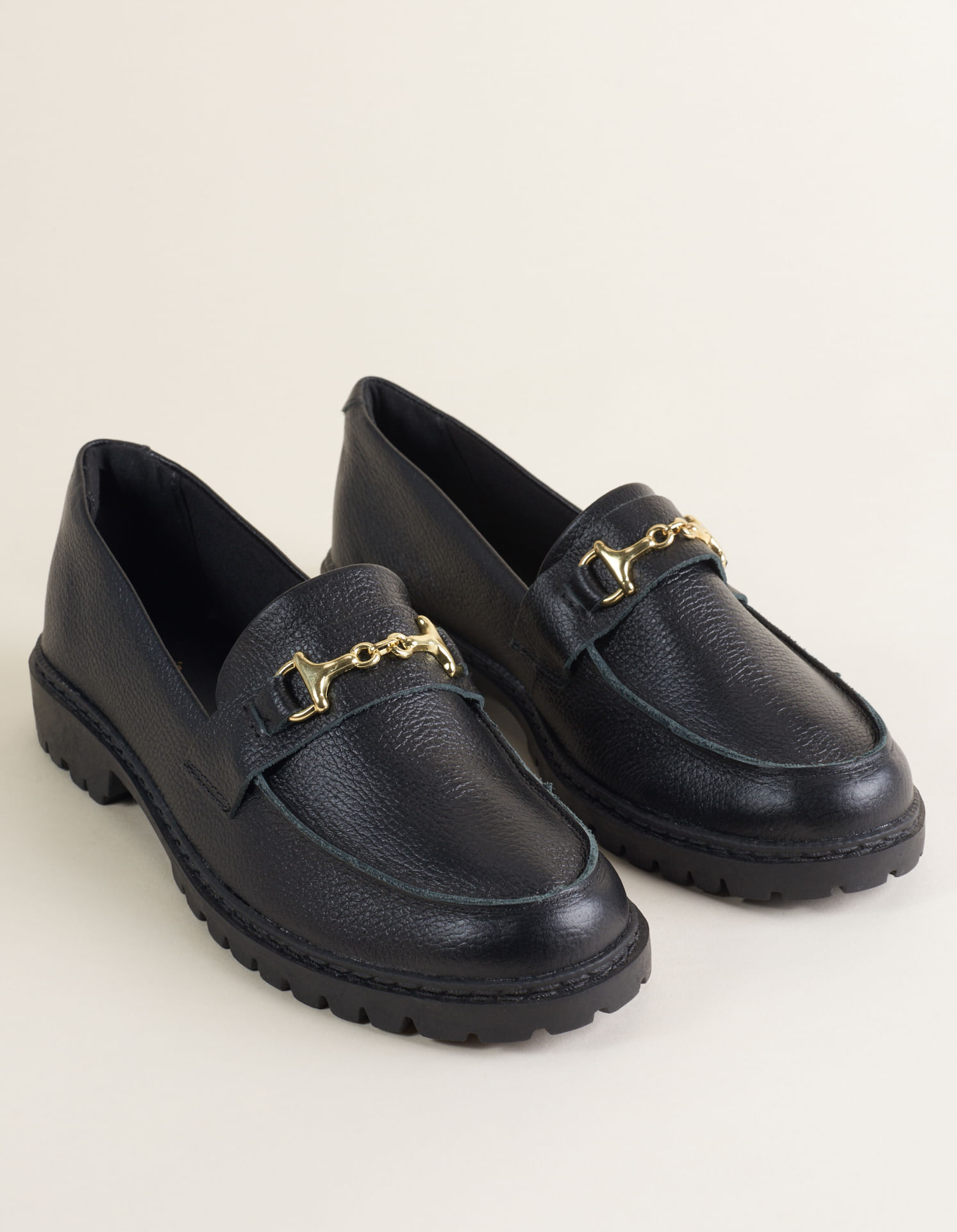 Mocassim Em Couro Com Bridão - Preto