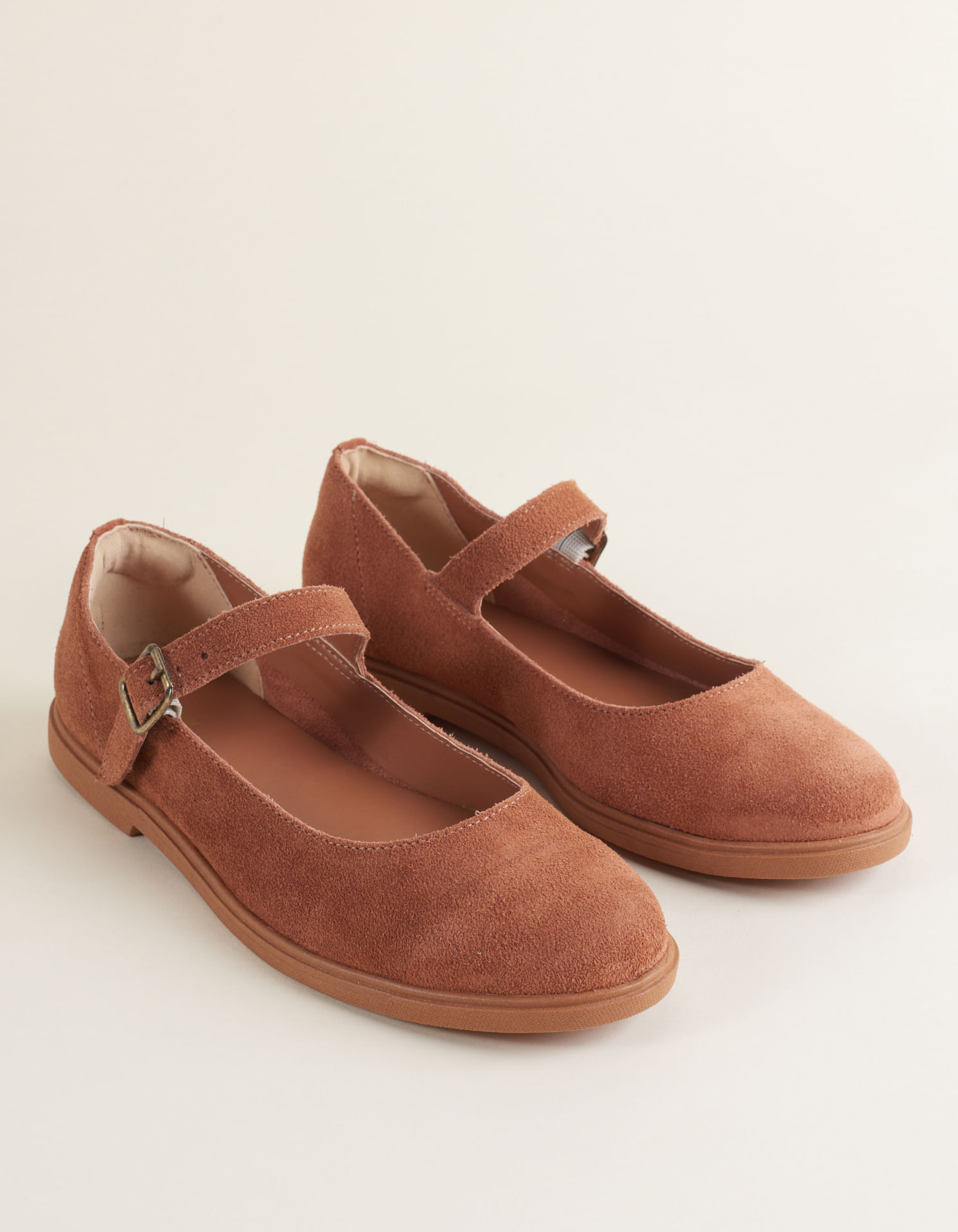 Sapatilha Em Camurça Com Tira E Fivela - Caramelo